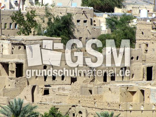 158 Al Hamra, Lehmhäuser.JPG